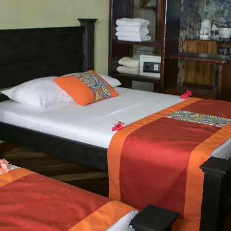 Hotel La Isla Inn Puerto Viejo de Talamanca Extérieur photo