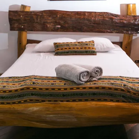 Hotel La Isla Inn Puerto Viejo de Talamanca Extérieur photo