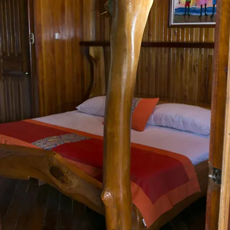 Hotel La Isla Inn Puerto Viejo de Talamanca Extérieur photo