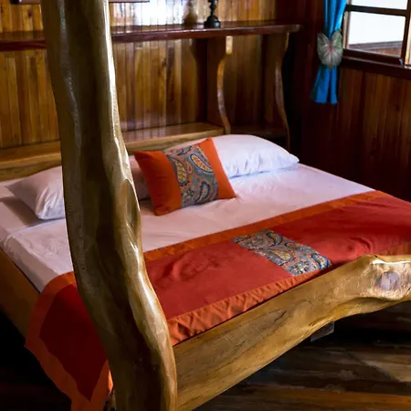 Hotel La Isla Inn Puerto Viejo de Talamanca Extérieur photo